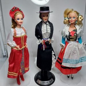 BUY 3 LISTINGS SAVE 25% 1994 Barbie Dolls of the World Collection Dolls